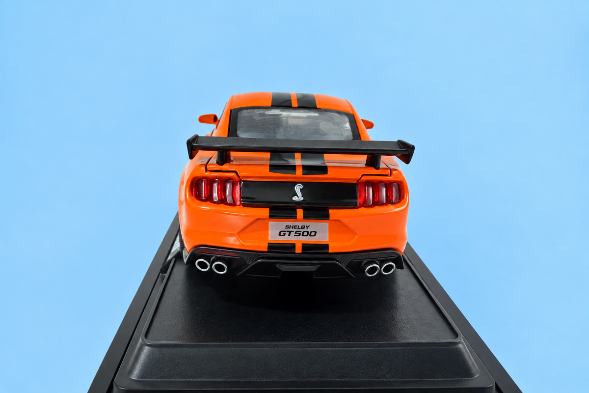 1:32 Scale Mustang Shelby GT500 Die-Cast Metal Sport car with  Openable Doors Light and Sound, Pull Back Function Indoor Outdoor Toy  for Kids (1:32 Mustang Shelby GT500-ORANGE)